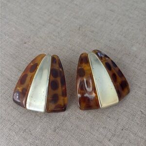Vintage Tortoise shell stud earrings with gold/silver in middle